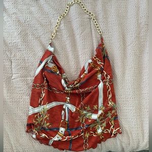 Fashion Nova: Chain Scoop Neck Halter